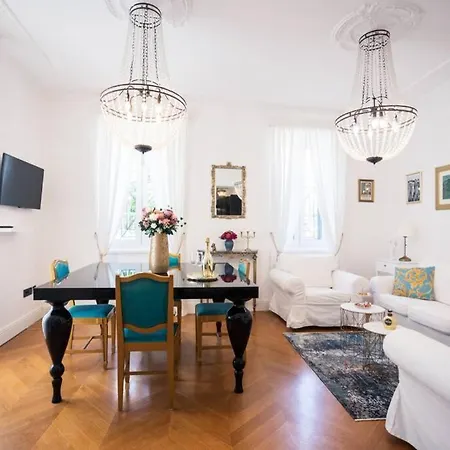 Luxurious Bella Lux In Center With Free Parking Included! Apartament *