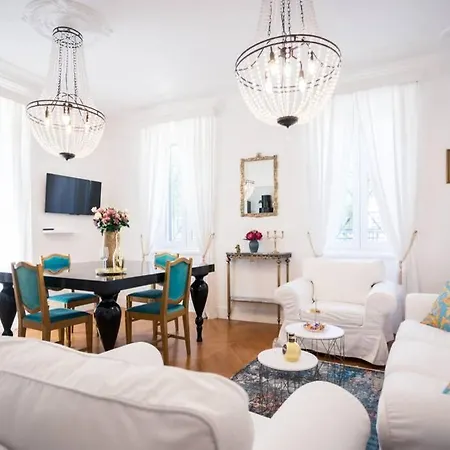 Apartament Luxurious Bella Lux In Center With Free Parking Included!