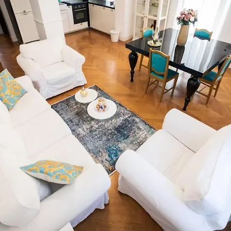 Appartement Luxurious Bella Lux In Center With Free Parking Included! *